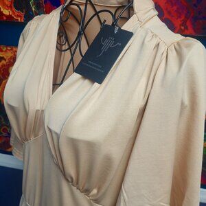 Vijiv ~ Sz M ~ Knee Length Half Sleeve Dress ~ NWT